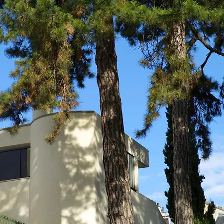 Du Square, Luxury Panzió 4*