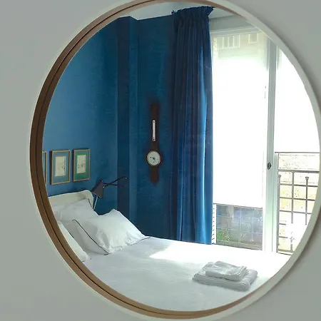 Du Square, Luxury Párizs