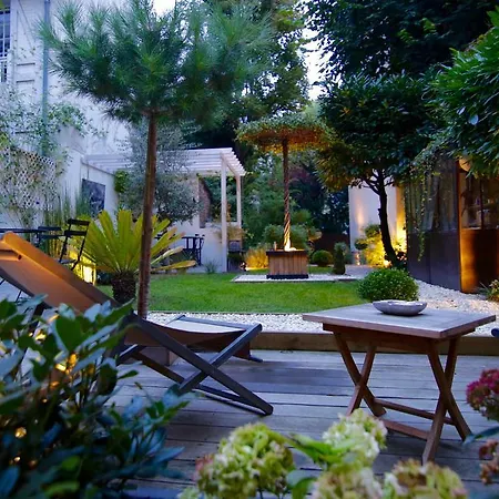 Du Square, Luxury فندق مبيت وإفطار 2*