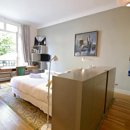 Du Square, Luxury Panzió Párizs