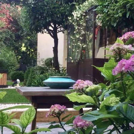 فندق مبيت وإفطار Du Square, Luxury 2*