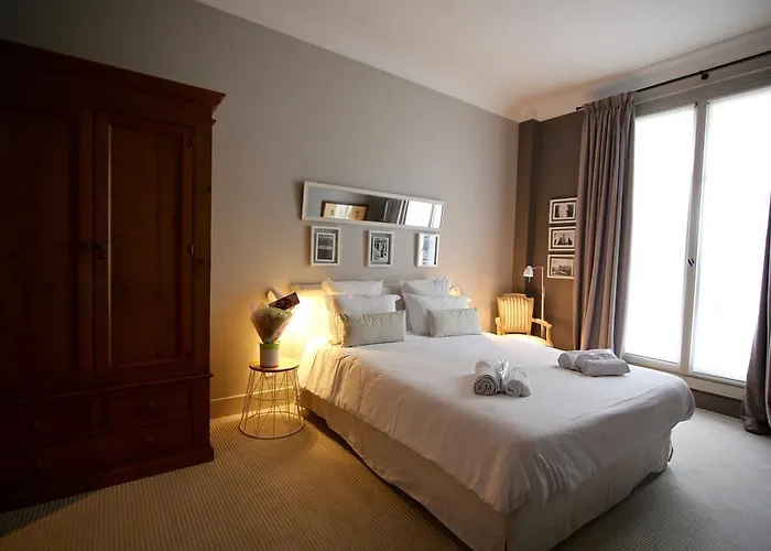 Oda ve Kahvaltı Du Square, Luxury Paris