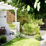 Du Square, Luxury Paris