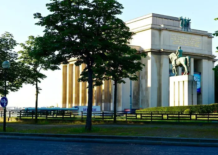 Du Square, Luxury 4*