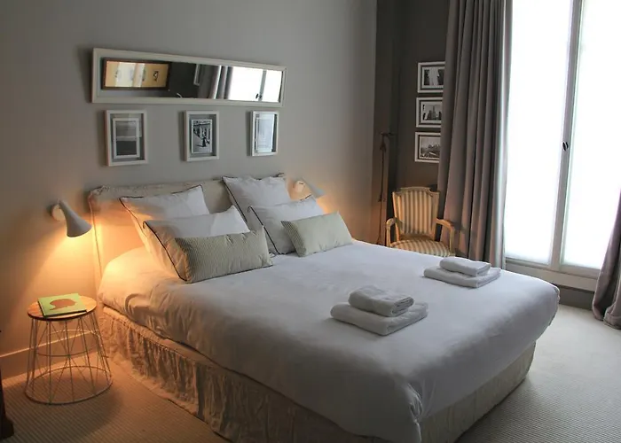 Du Square, Luxury Párizs