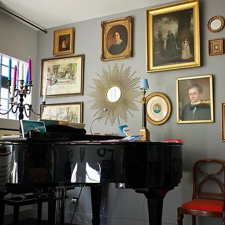 Bed & Breakfast Du Square, Luxury 4*